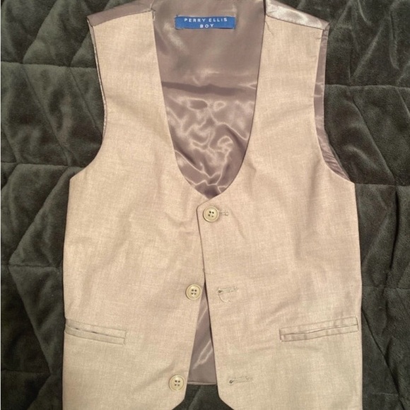 Perry Ellis Light Gray Suit with Tie - Picture 5 of 12